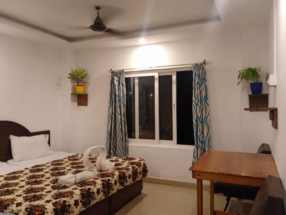 Hotel Vedha Ayurvedic Panchakarma Treatment Centre à Alappuzha Extérieur photo